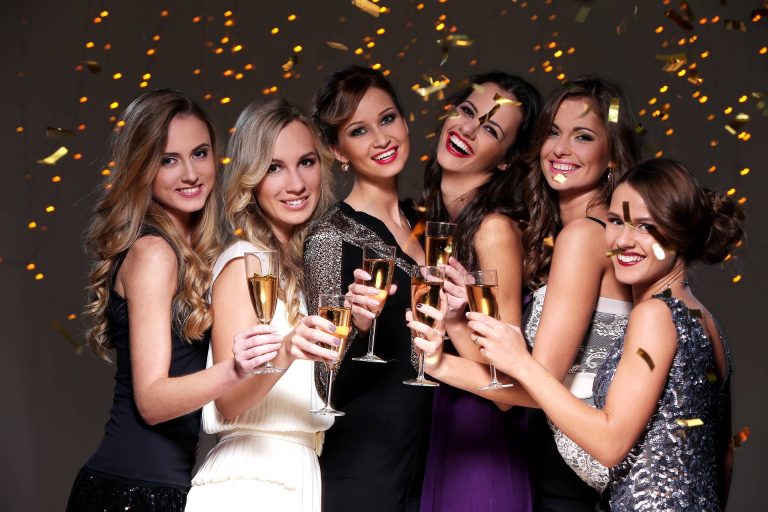 girls celebrating tips for organising a hen party